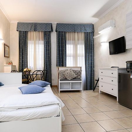 רומא Apartment Julia Guesthouse מראה חיצוני תמונה