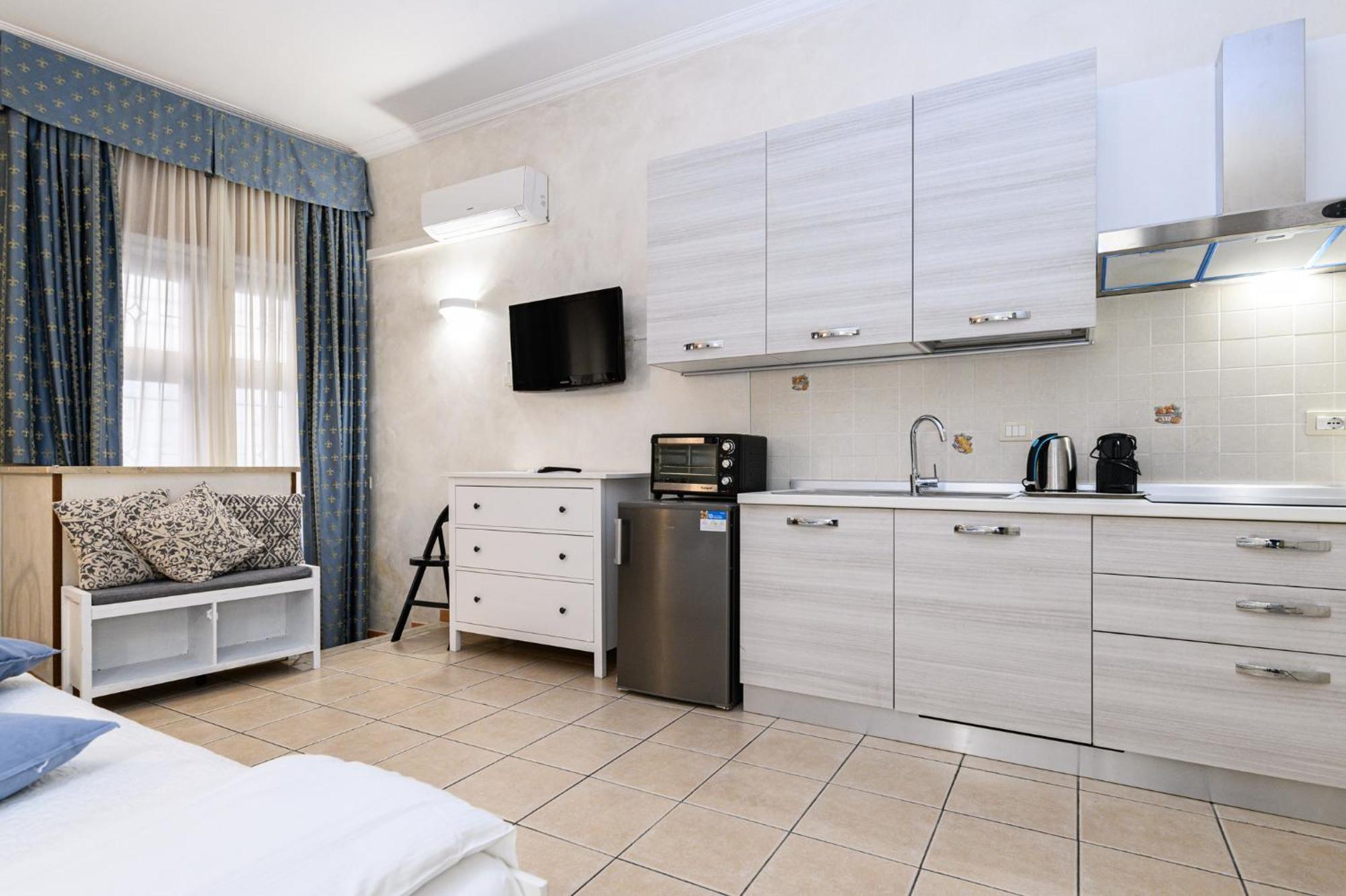 רומא Apartment Julia Guesthouse מראה חיצוני תמונה