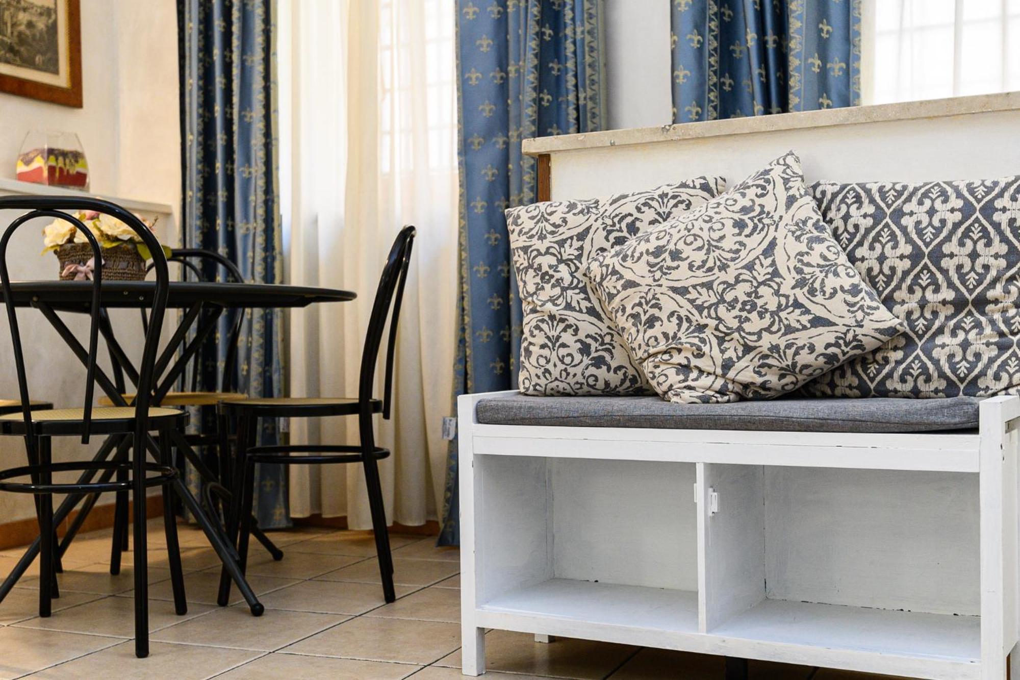 רומא Apartment Julia Guesthouse מראה חיצוני תמונה